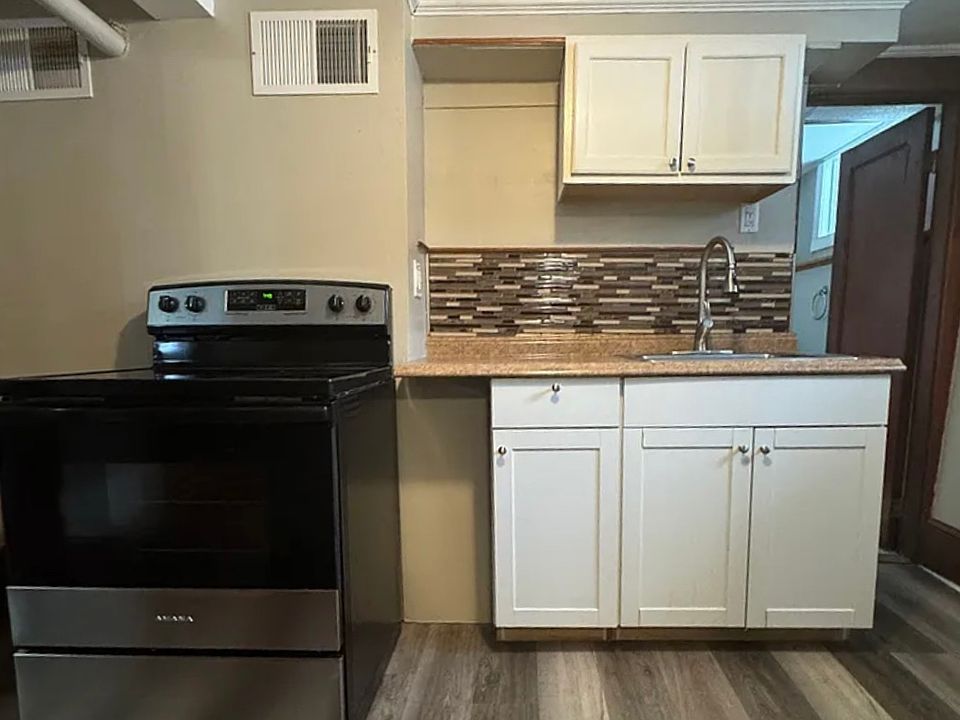 1st image of 4 W Elmhurst Ave #3-A