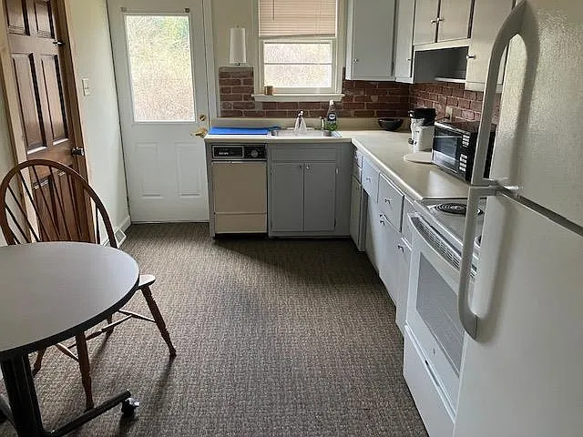 81 Portsmouth Ave #B — Photo 13