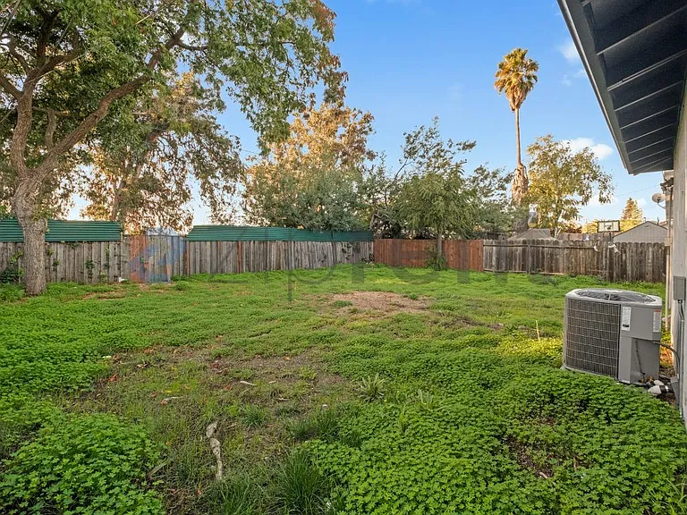325 Falcon Dr — Photo 28