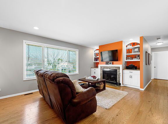 2nd image of 7949 Knottingham Cir APT D