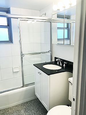 3rd image of 145 E 63rd St #23D