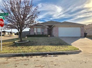 9901 Long Rifle Dr, Fort Worth, TX 76108