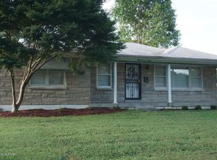 5703 Mockernut Ln, Louisville, KY 40258