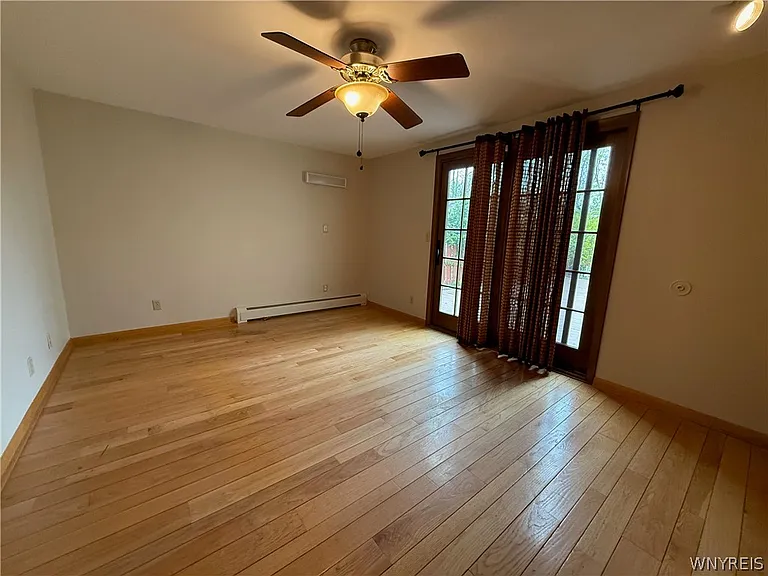 437 Springville Ave — Photo 16