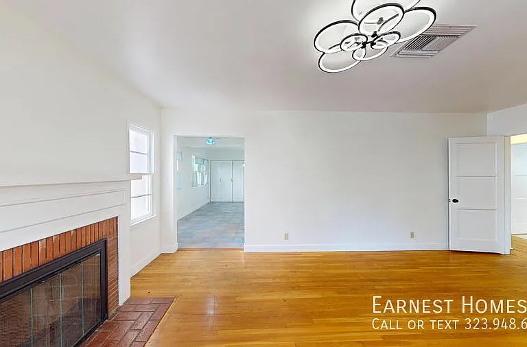 14920 Hesby St — Photo 4