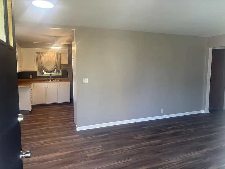 953 Compton Ln — Photo 6