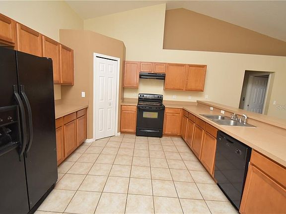 4th image of 681 Hatchwood Dr