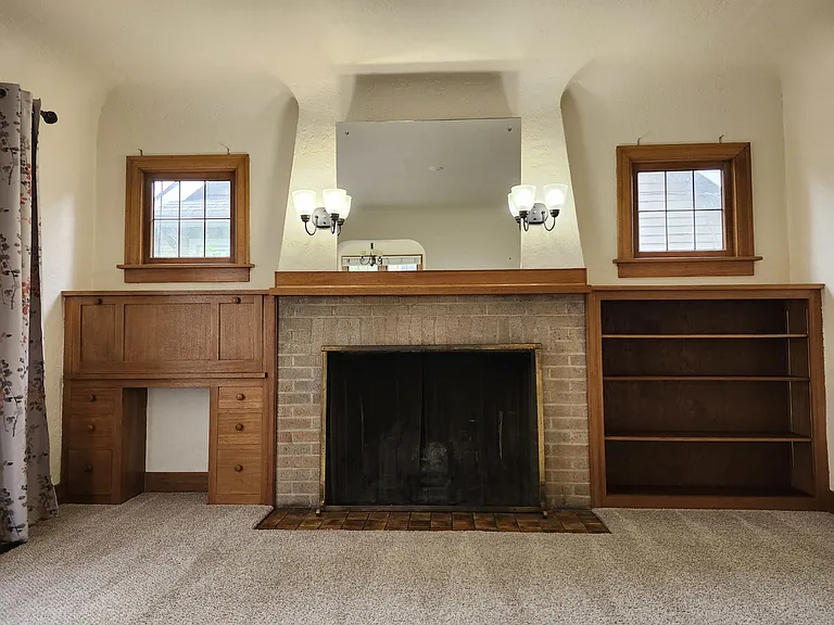 1909 Gregory Way — Photo 5
