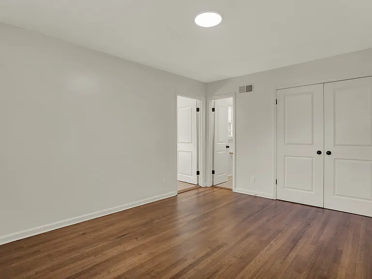 2058 Chatham Cv — Photo 27