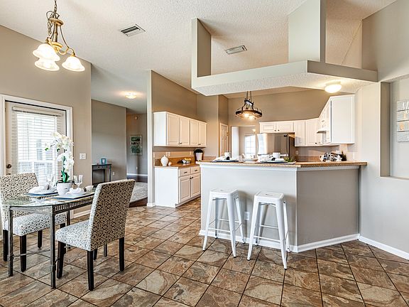3rd image of 3159 Pine Haven Dr