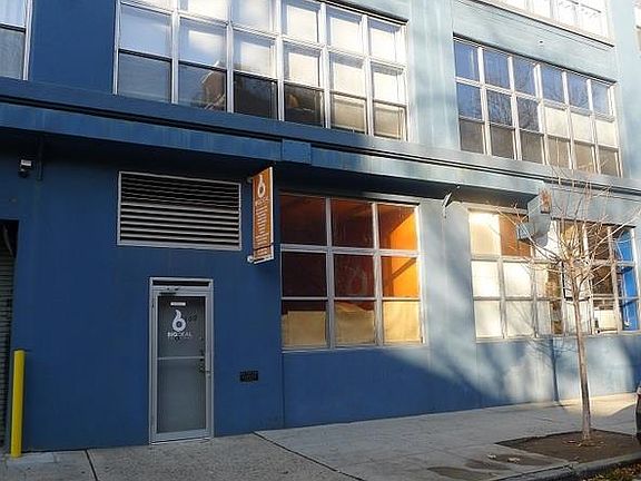 3rd image of 176 Johnson St Ste 1