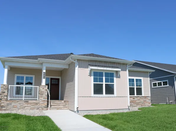 2595 Golden Ln S, Fargo, ND 58104