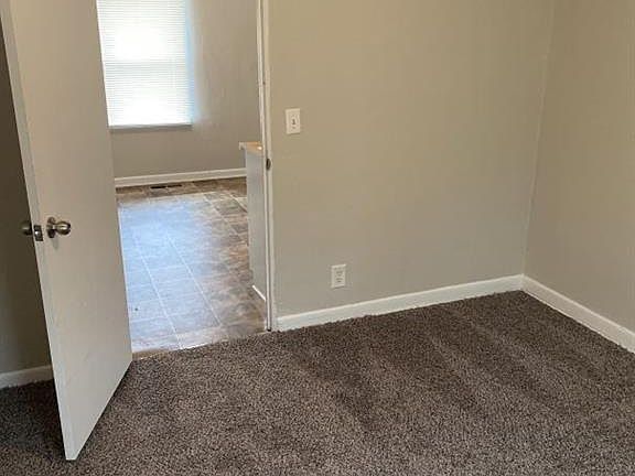 4th image of 2357 N Dearborn St #B