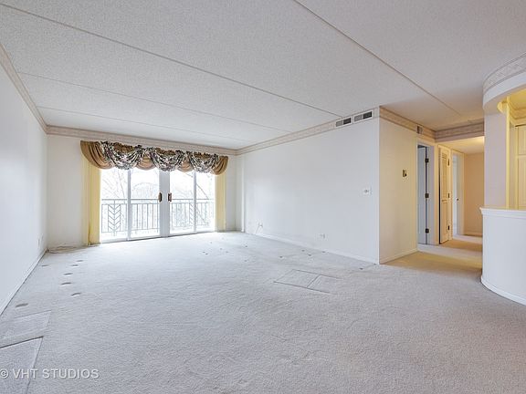 2nd image of 3950 W Bryn Mawr Ave APT 406