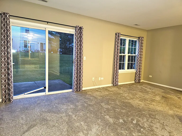 1225 N Village Dr — Photo 5
