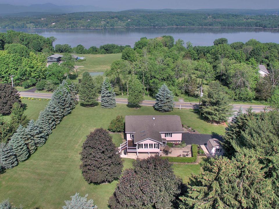 1st image of 4 Jennifer Ln