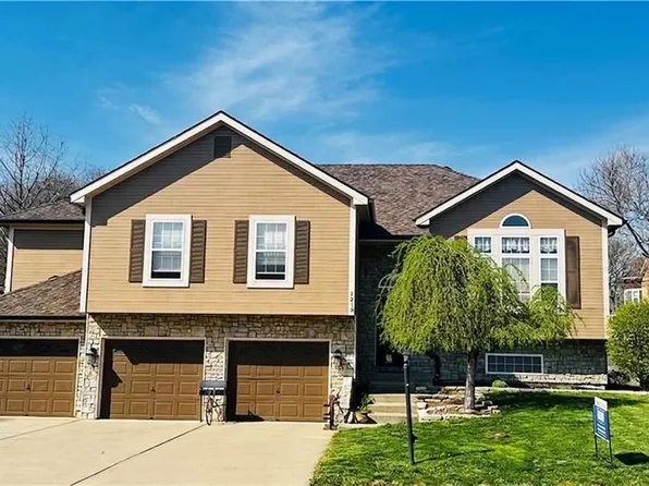 1218 Wildwood St, Leavenworth, KS 66048