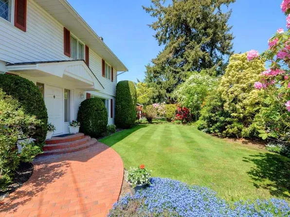 1223 52nd St, Delta, BC V4M 2Z1