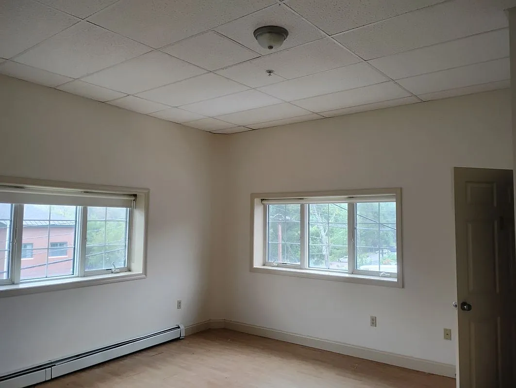3 bed, 1.5 bath, 1500 sqft, $2,400 — Photo 4