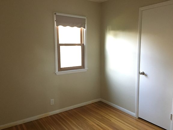 3rd image of 2585 Herschel St