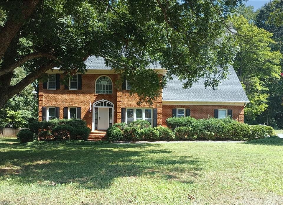 1st image of 8 Dunkirk Pl
