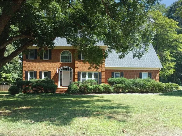 8 Dunkirk Pl, Greensboro, NC 27410