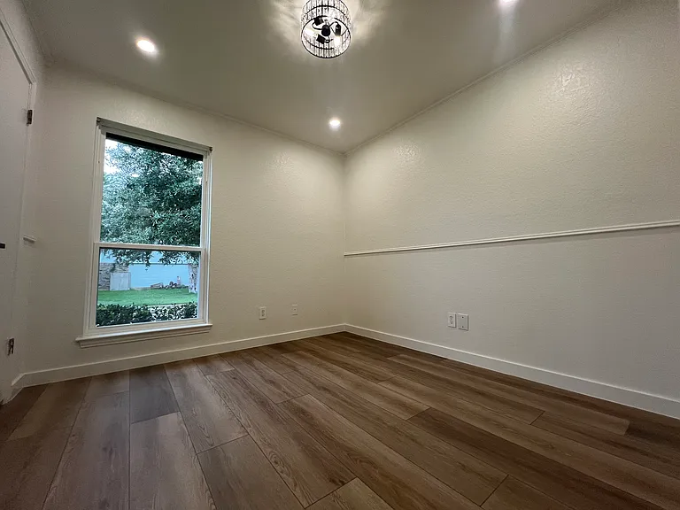 601 N Riverside Dr — Photo 39