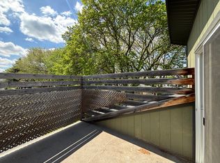 Now Leasing in Montrose Spacious 4 Bed Upper Unit, Edmonton, AB T5W 3R6