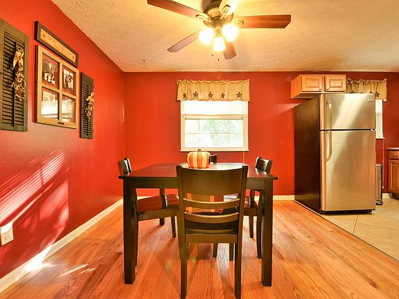 3rd image of 10555 Windingway Dr
