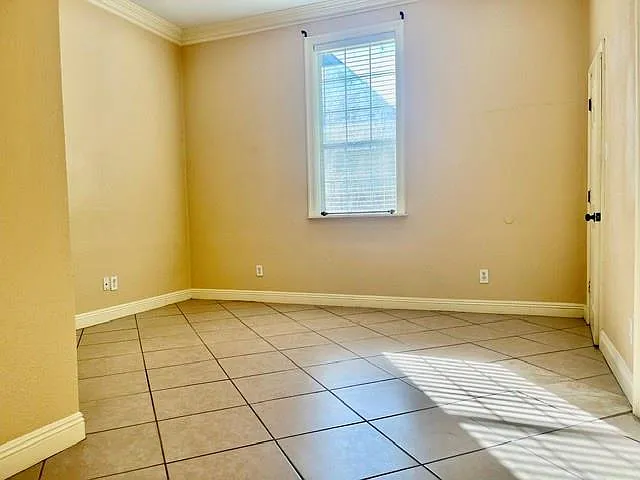 3825 Baudin St — Photo 10