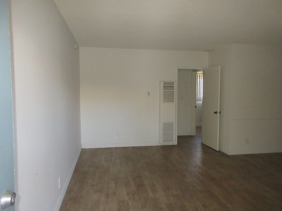 13943 Bessemer St Van Nuys CA Zillow