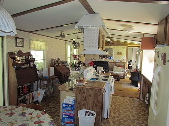5th image of 17050 Clearwater Creek Ln
