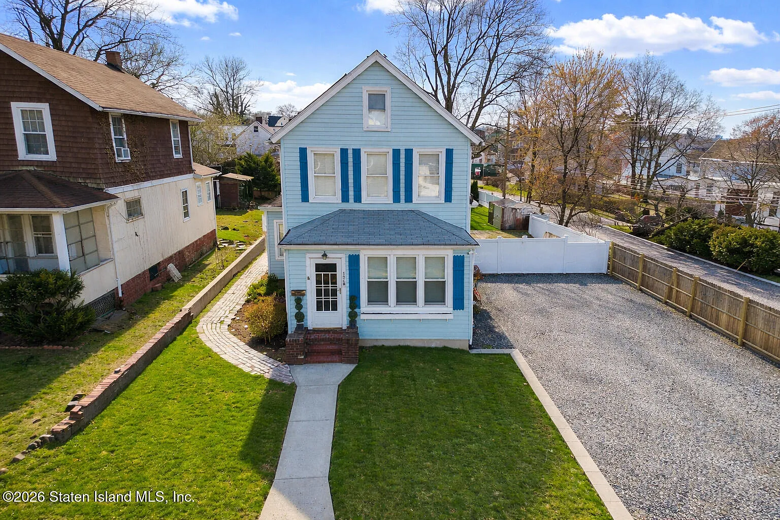 196 Barnard Ave photo 1