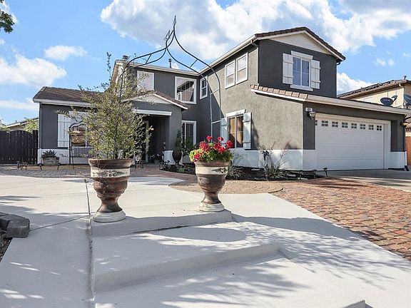 3rd image of 831 Waterman Ave