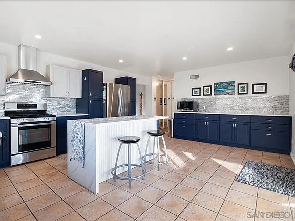 5th image of 10853 Westonhill Dr