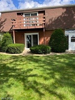 2nd image of 698 Katherine Ave APT B