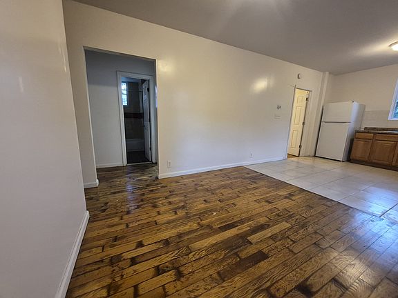 4th image of 2814 W 35th St #3A