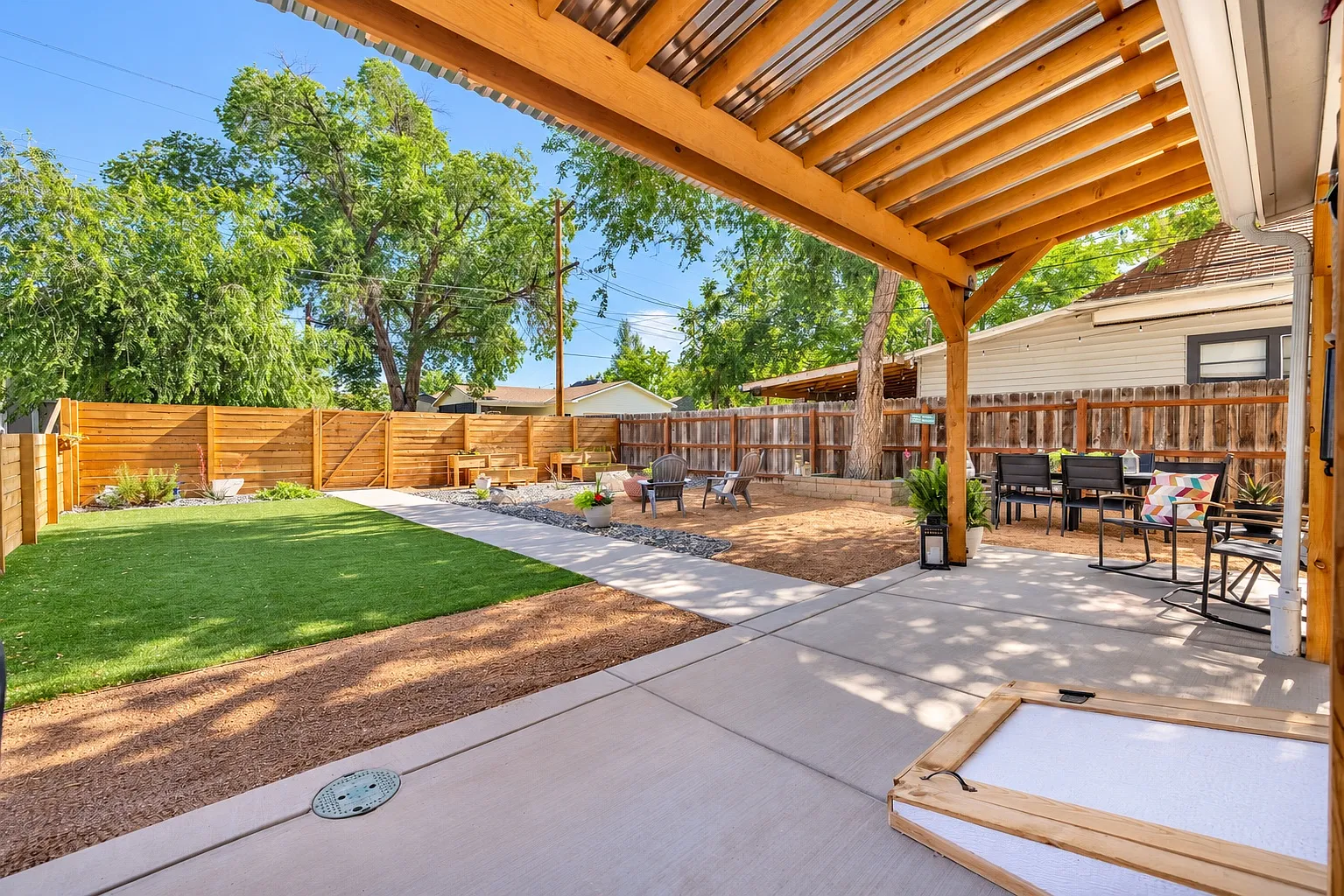 2 bed, 946 sqft, $2,250 — Photo 3