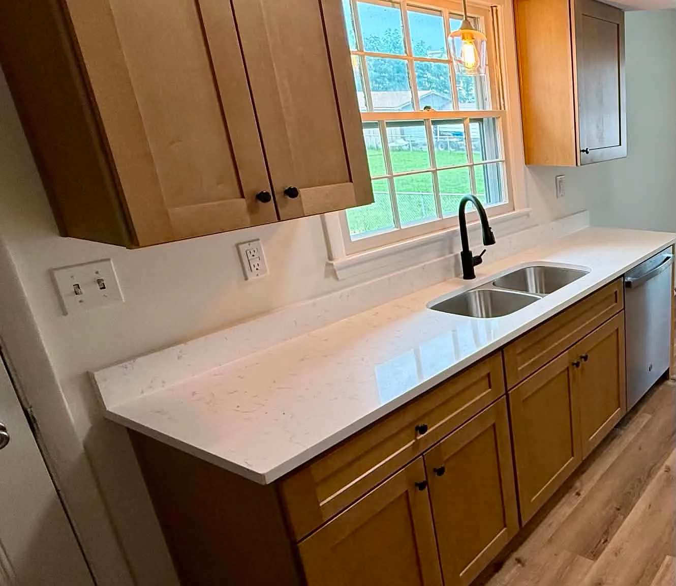 3 bed, 963 sqft, $2,100 — Photo 3