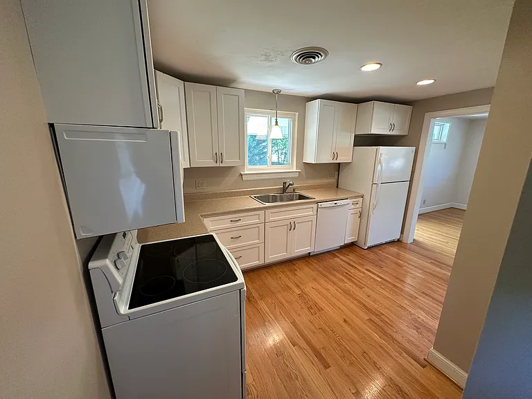 3628 Poplar Dr — Photo 5