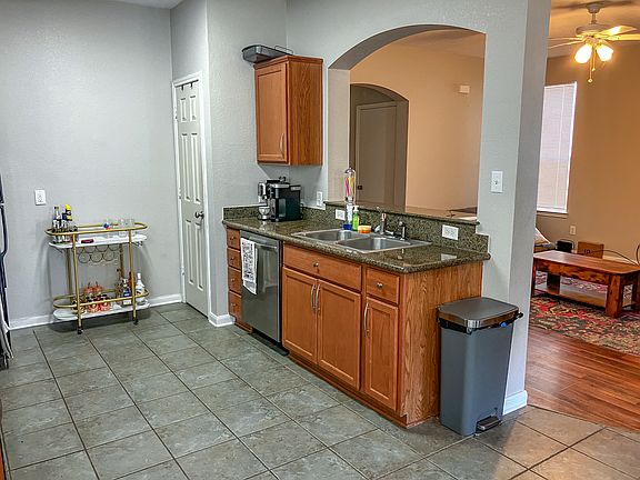 3rd image of 2929 McLaren Dr #1