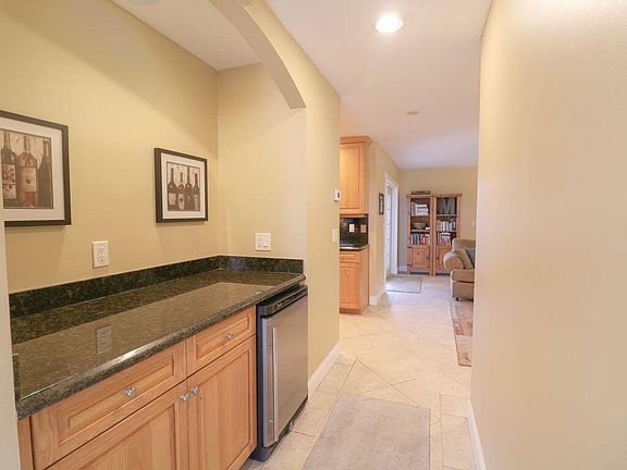 5th image of 73 Pine Hill Trl W