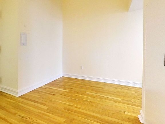 4th image of 1 Astor Pl APT 10J
