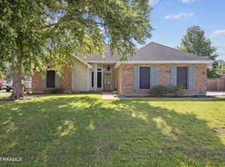 208 Stags Leap Ln, Broussard, LA 70518