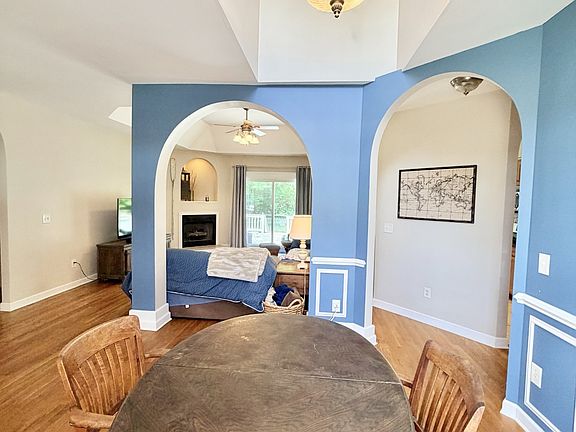 5th image of 241 Quad Oak Dr