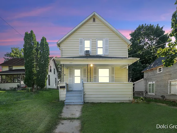 446 King St, Ionia, MI 48846