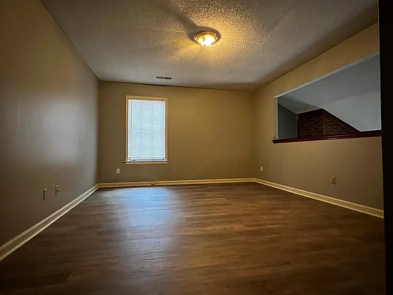 4225 Cedartree Dr — Photo 6