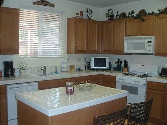5th image of 38377 Chestnut Cir