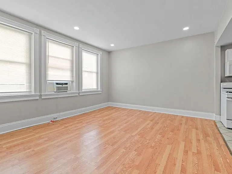 2713 N Calvert St — Photo 3