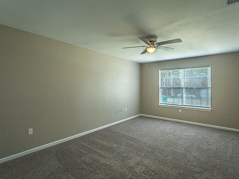 23 Nelson Rd — Photo 4